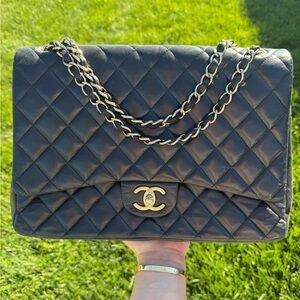 Auth. ✅ Chanel Black Maxi Lambskin Double Flap w/
GHW ✨